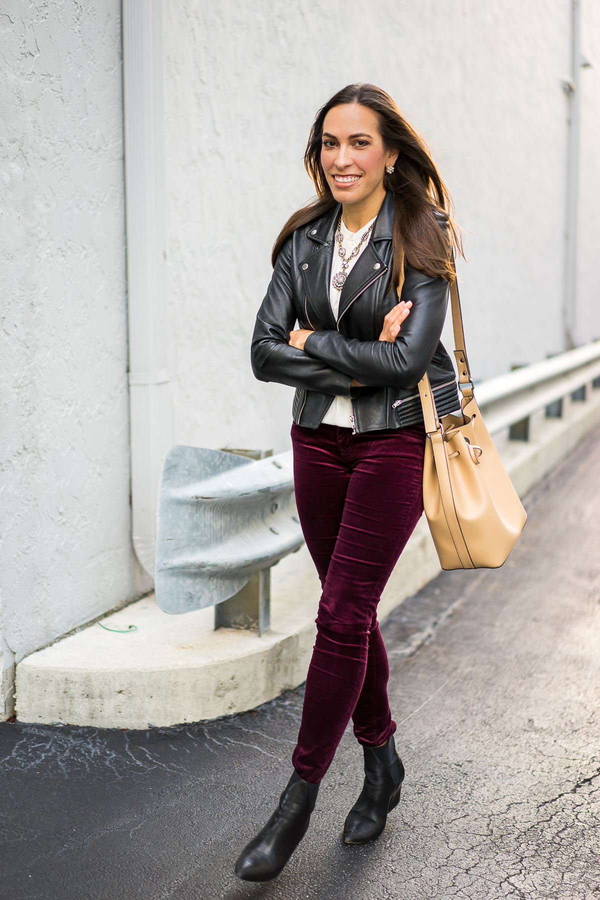burgundy leggings and leather jacket  Leather pants outfit, Burgundy  leggings, Fashion