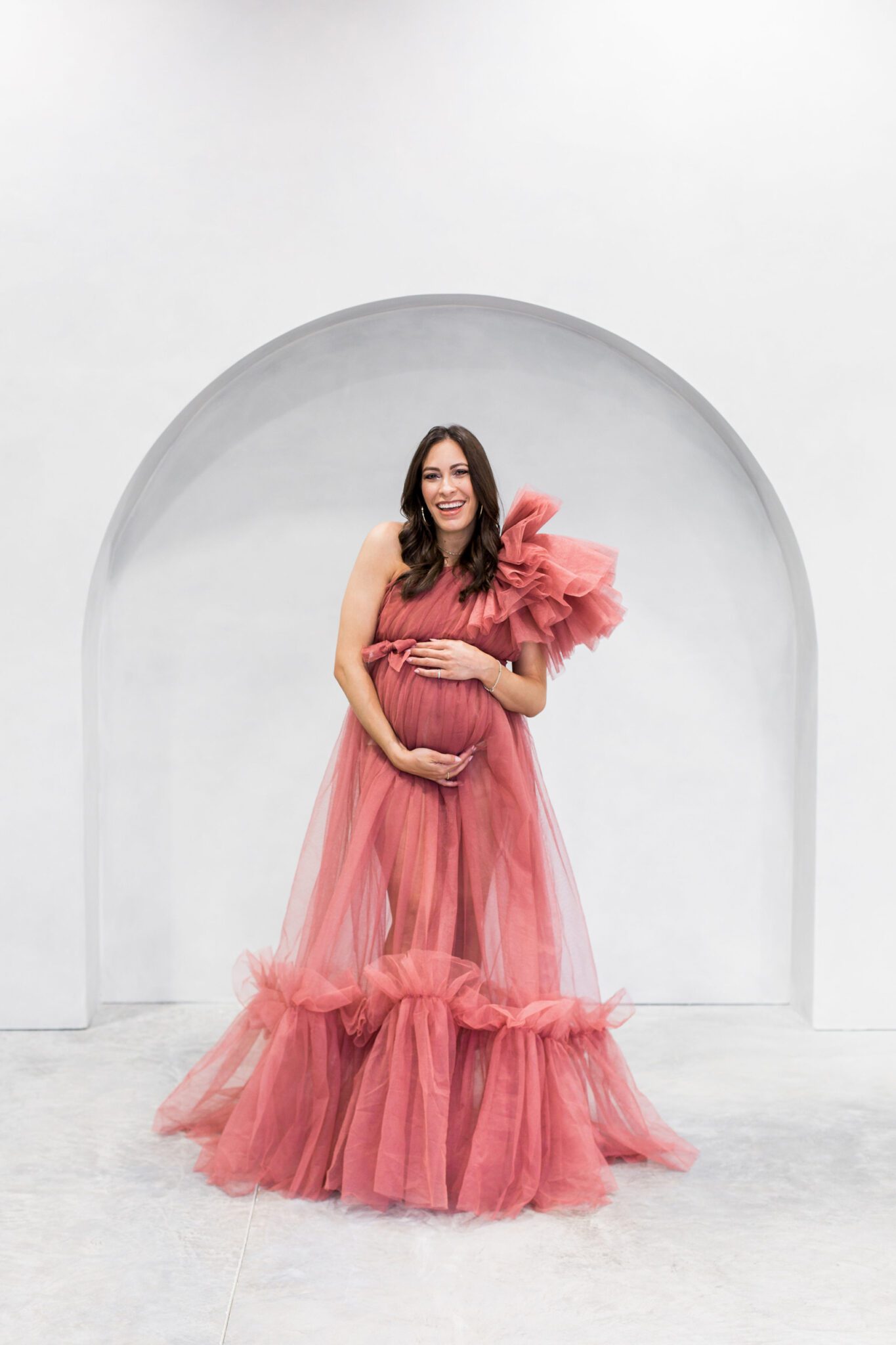 8 Maternity Photoshoot Ideas to Celebrate Motherhood | The Mom Store