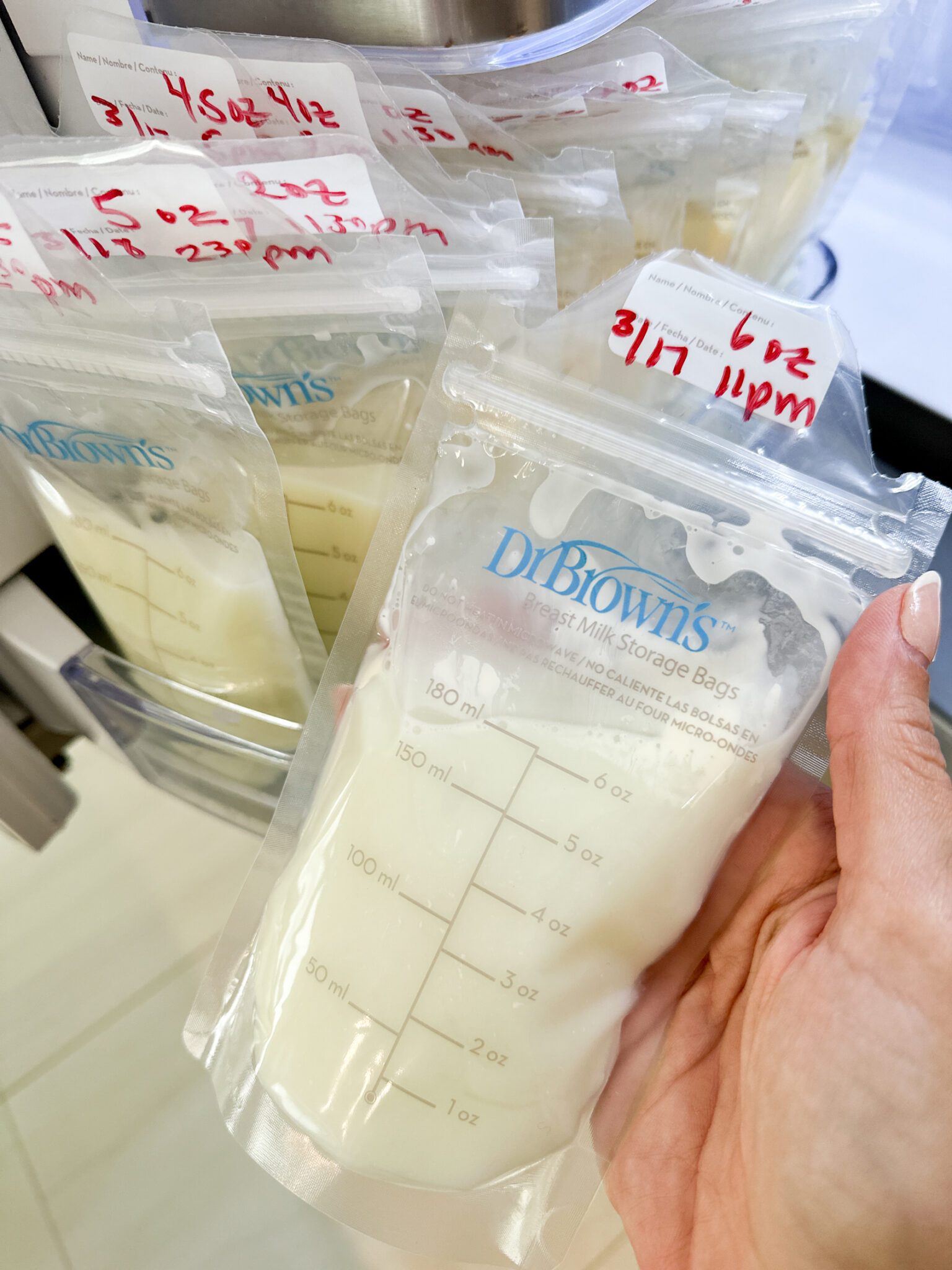 https://www.aglamlifestyle.com/wp-content/uploads/2023/04/momcozy-s12-pro-review-dr-browns-breast-milk-bags-aglamlifestyle-scaled.jpg